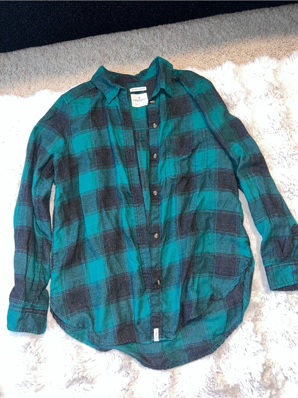 Women’s American Eagle flannel - green & black